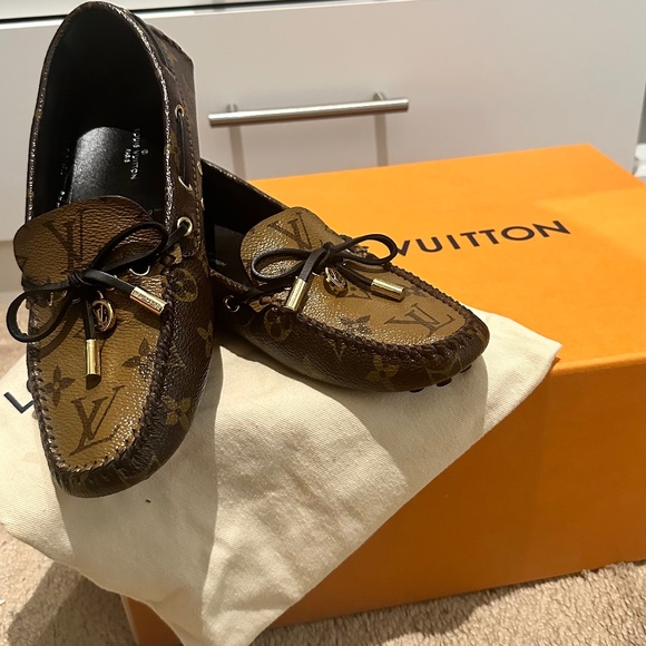 🛍️Louis Vuitton Moccasin🛍️ - Picture 1 of 7